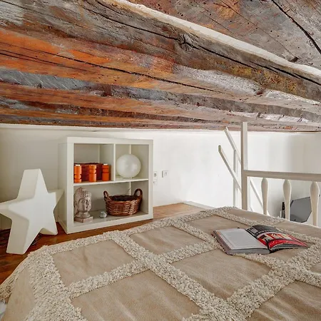 Le Marais & Pompidou - Cityapartmentstay *